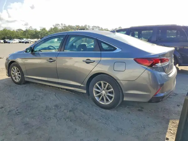 5NPE24AA0JH674006 2018 HYUNDAI SONATA - Image 2