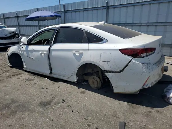 5NPE24AA0JH710759 2018 HYUNDAI SONATA - Image 2