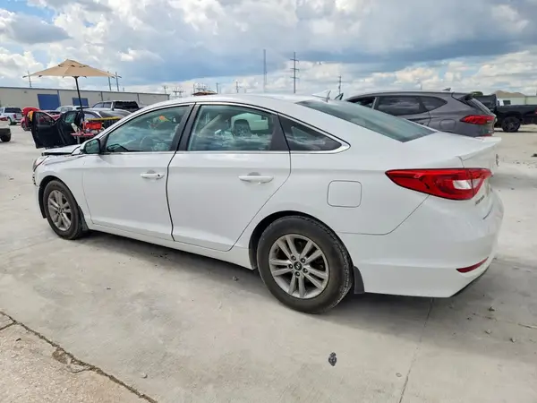 5NPE24AA1HH449071 2017 HYUNDAI SONATA - Image 2