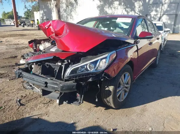 5NPE24AA2GH425182 2016 HYUNDAI SONATA - Image 2