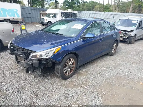 5NPE24AA2HH447894 2017 HYUNDAI SONATA - Image 2