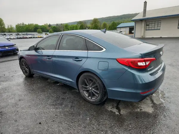 5NPE24AA2HH450780 2017 HYUNDAI SONATA - Image 2