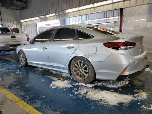 5NPE24AA2JH670071 2018 HYUNDAI SONATA - Image 2
