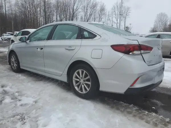 5NPE24AA2JH684889 2018 HYUNDAI SONATA - Image 2