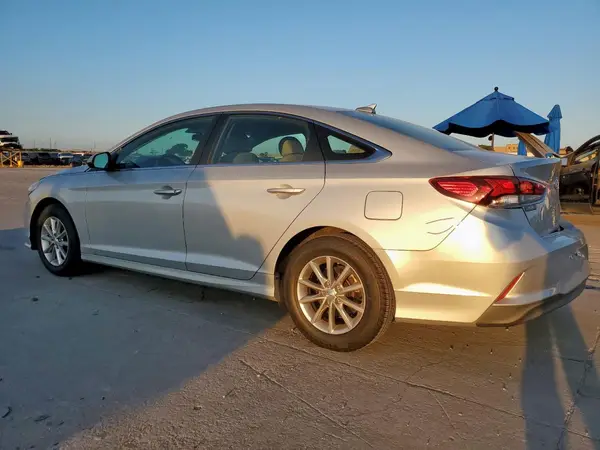 5NPE24AA2JH687436 2018 HYUNDAI SONATA - Image 2