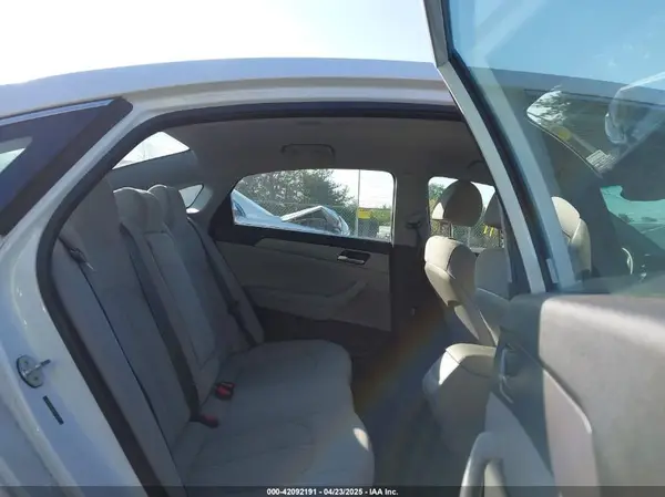 5NPE24AA2JH718958 2018 HYUNDAI SONATA - Image 8