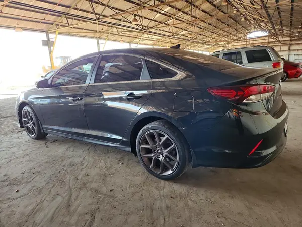5NPE24AA2JH722699 2018 HYUNDAI SONATA - Image 2