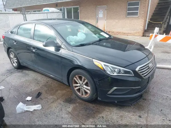 5NPE24AA3HH444020 2017 HYUNDAI SONATA - Image 1