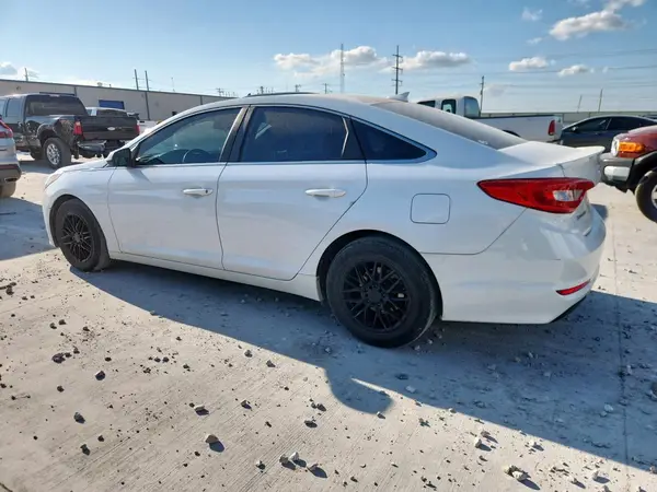 5NPE24AA3HH509688 2017 HYUNDAI SONATA - Image 2
