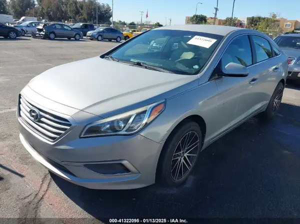 5NPE24AA3HH529326 2017 HYUNDAI SONATA - Image 2