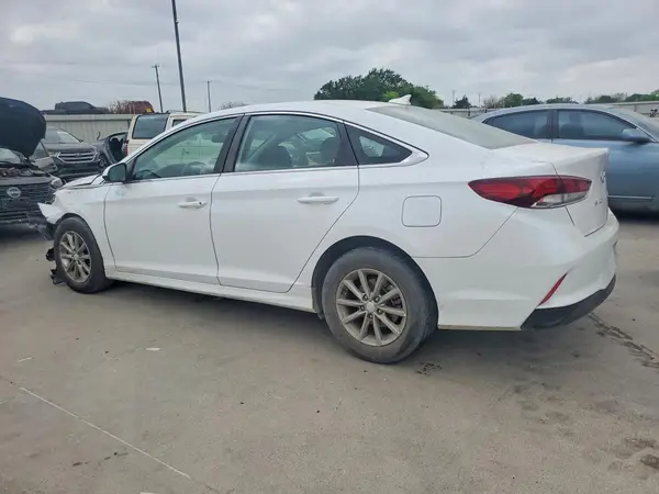 5NPE24AA3JH679927 2018 HYUNDAI SONATA - Image 2