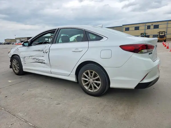 5NPE24AA3JH680947 2018 HYUNDAI SONATA - Image 2