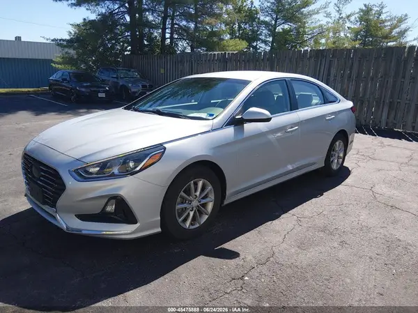 5NPE24AA3JH687462 2018 HYUNDAI SONATA - Image 2
