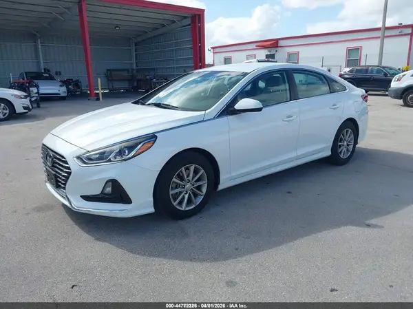 5NPE24AA3JH701733 2018 HYUNDAI SONATA - Image 2