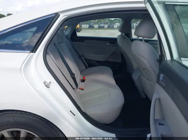 5NPE24AA3JH701733 2018 HYUNDAI SONATA - Image 8