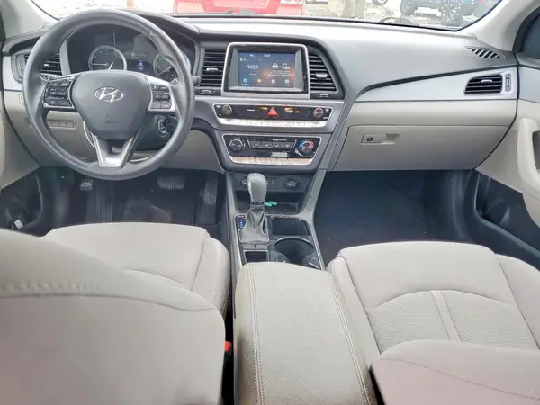 5NPE24AA3JH705877 2018 HYUNDAI SONATA - Image 8