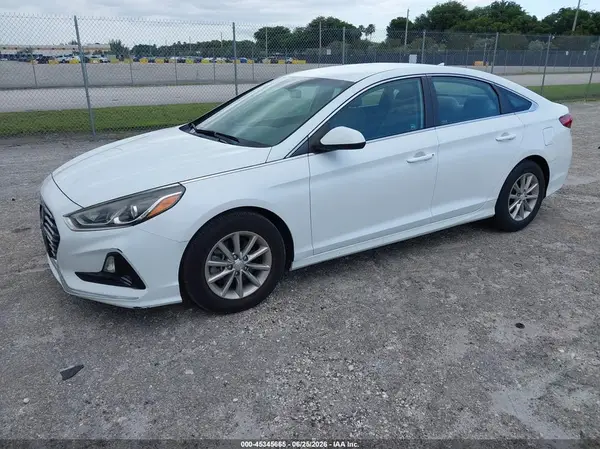 5NPE24AA4JH701725 2018 HYUNDAI SONATA - Image 2