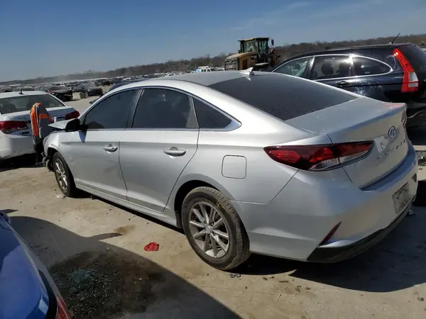 5NPE24AA4JH711137 2018 HYUNDAI SONATA - Image 2