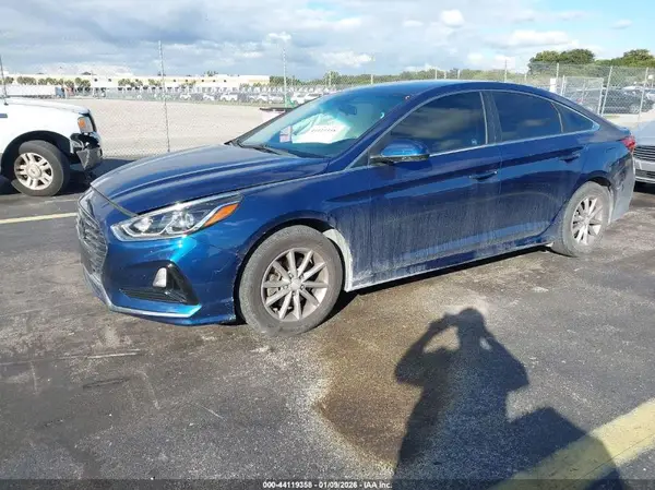 5NPE24AA4JH716855 2018 HYUNDAI SONATA - Image 2