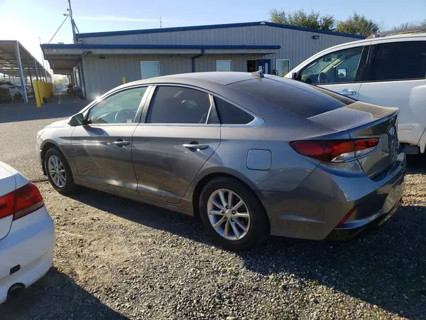 5NPE24AA5JH687768 2018 HYUNDAI SONATA - Image 2