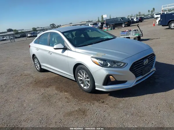 5NPE24AA5JH693571 2018 HYUNDAI SONATA - Image 1