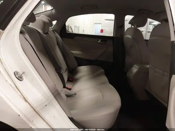 5NPE24AA6GH381400 2016 HYUNDAI SONATA - Image 8
