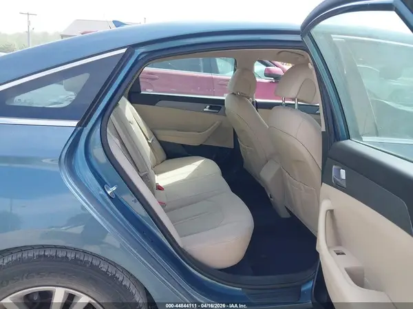 5NPE24AA6HH442830 2017 HYUNDAI SONATA - Image 8