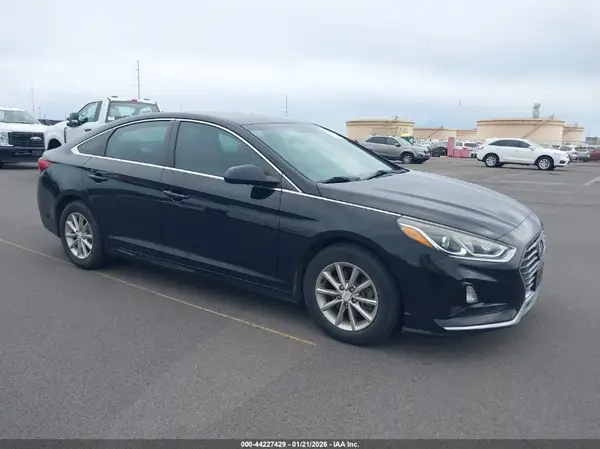 5NPE24AA6JH698228 2018 HYUNDAI SONATA - Image 1