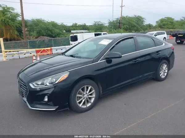 5NPE24AA6JH698228 2018 HYUNDAI SONATA - Image 2