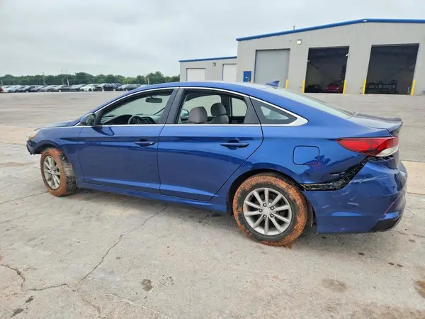 5NPE24AA6JH707543 2018 HYUNDAI SONATA - Image 2