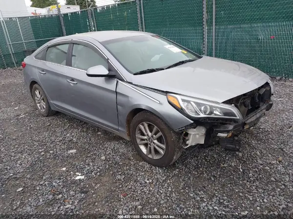5NPE24AA7HH529345 2017 HYUNDAI SONATA - Image 1