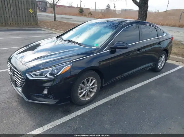 5NPE24AA7JH700469 2018 HYUNDAI SONATA - Image 2