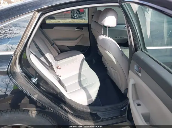 5NPE24AA7JH700469 2018 HYUNDAI SONATA - Image 8