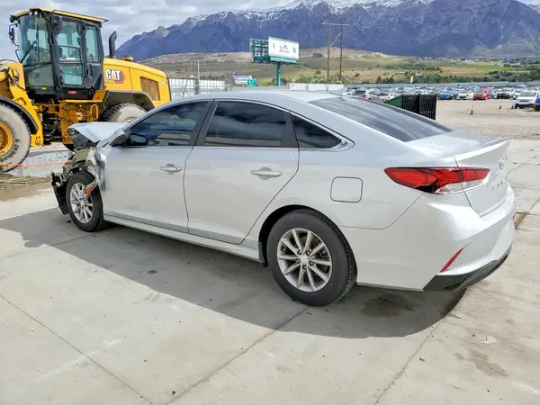 5NPE24AA7JH700584 2018 HYUNDAI SONATA - Image 2