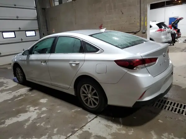 5NPE24AA7JH702433 2018 HYUNDAI SONATA - Image 2