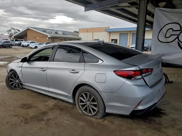 5NPE24AA7JH713643 2018 HYUNDAI SONATA - Image 2