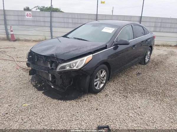 5NPE24AA8HH449360 2017 HYUNDAI SONATA - Image 2
