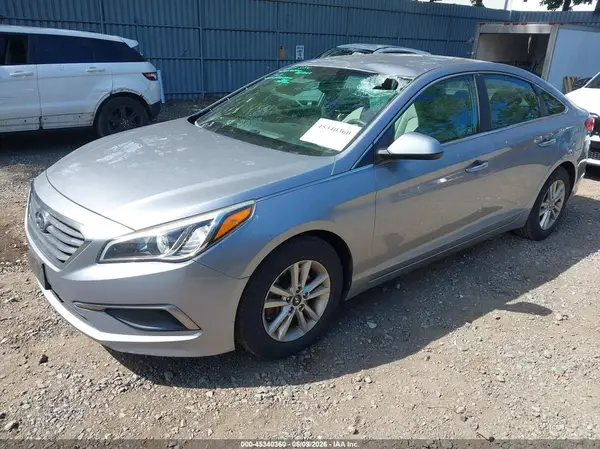 5NPE24AA8HH451450 2017 HYUNDAI SONATA - Image 2