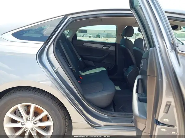 5NPE24AA8JH670740 2018 HYUNDAI SONATA - Image 8