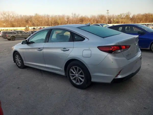 5NPE24AA8JH702473 2018 HYUNDAI SONATA - Image 2