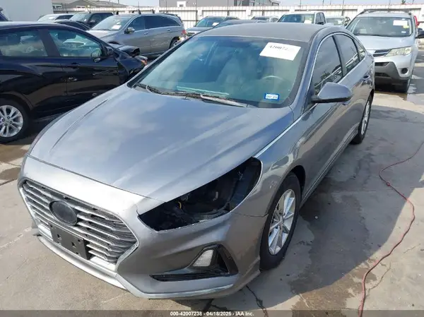 5NPE24AA8JH705809 2018 HYUNDAI SONATA - Image 2