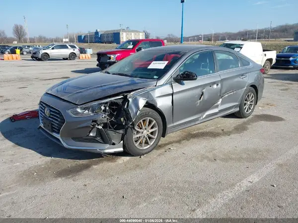 5NPE24AA8JH708676 2018 HYUNDAI SONATA - Image 2