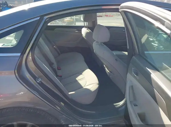 5NPE24AA8JH708676 2018 HYUNDAI SONATA - Image 8