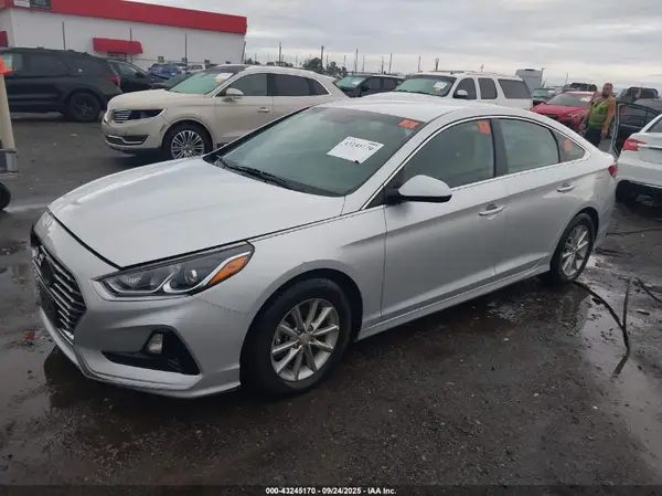 5NPE24AA8JH715949 2018 HYUNDAI SONATA - Image 2