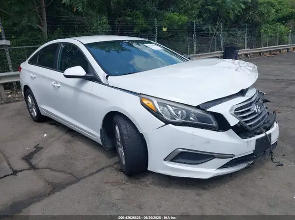 5NPE24AA9HH447388 2017 HYUNDAI SONATA - Image 1