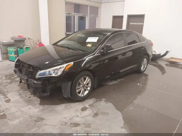5NPE24AA9HH451098 2017 HYUNDAI SONATA - Image 2