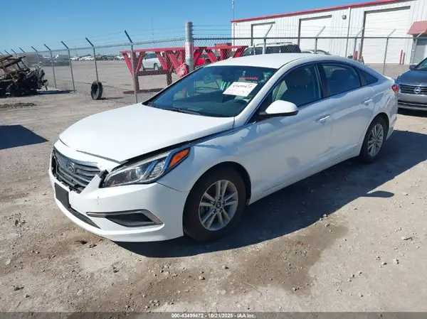 5NPE24AA9HH494887 2017 HYUNDAI SONATA - Image 2