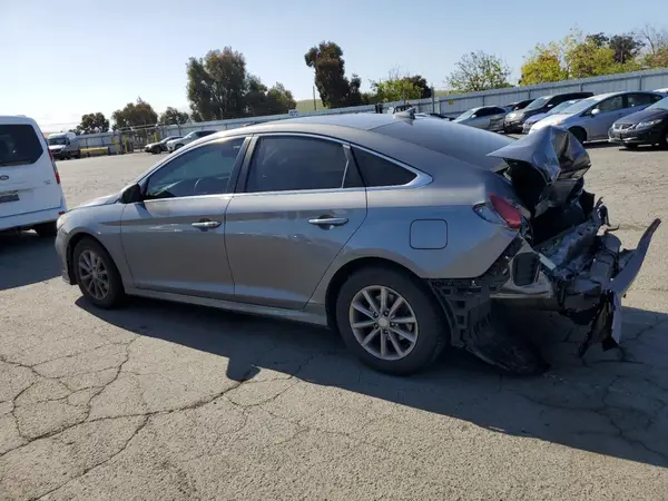 5NPE24AA9JH676756 2018 HYUNDAI SONATA - Image 2