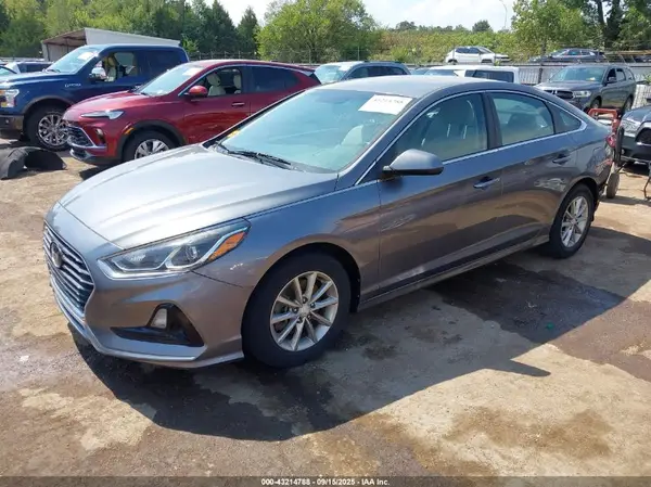 5NPE24AAXJH705827 2018 HYUNDAI SONATA - Image 2