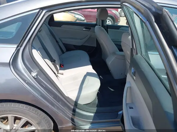 5NPE24AAXJH705827 2018 HYUNDAI SONATA - Image 8